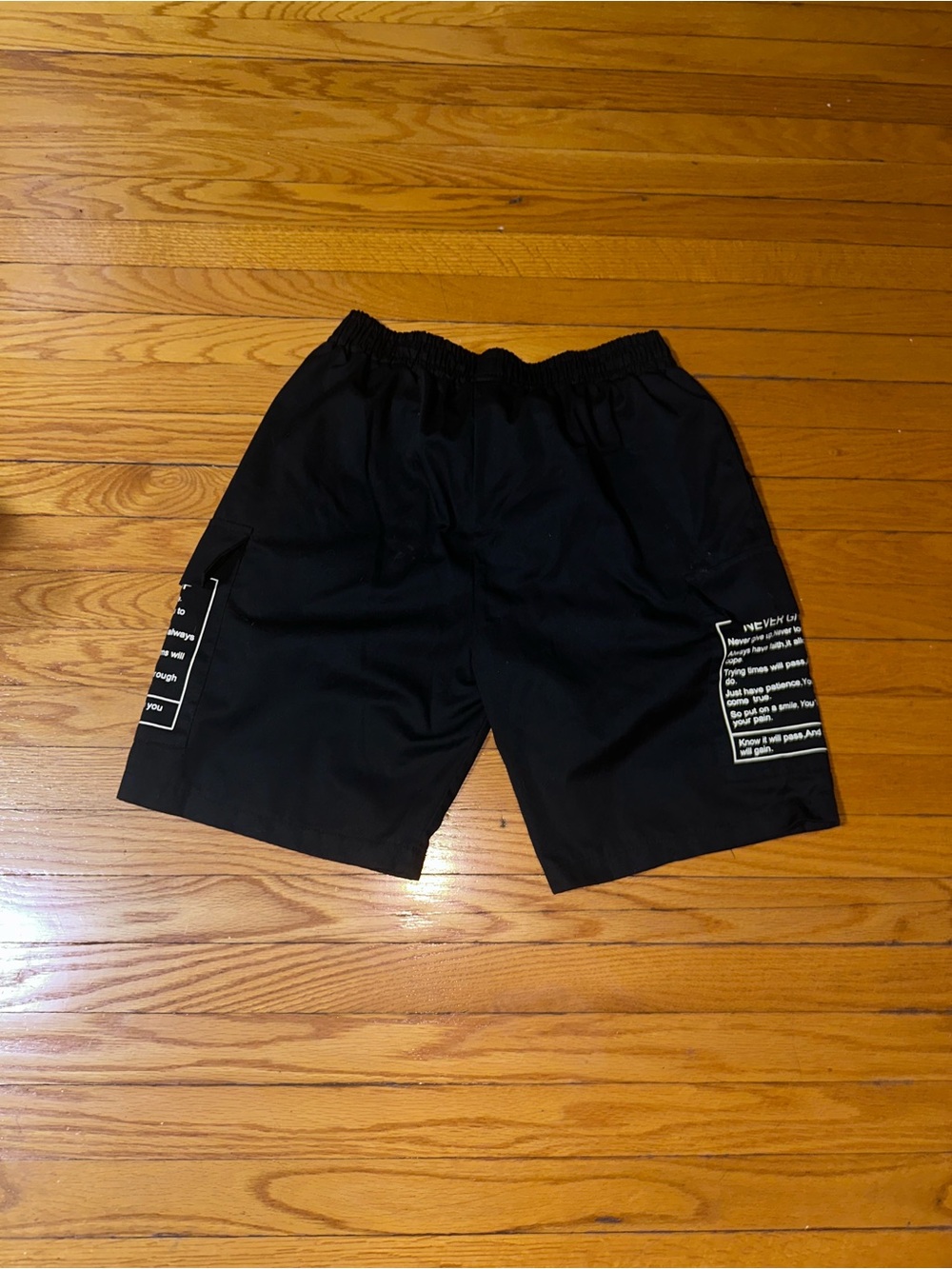 SHEIN Black Men's Graphic Side-Pocket Athletic Shorts - Picture 3 of 3